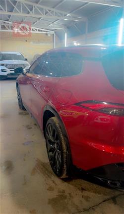 تۆیۆتا كراون سێگنیا